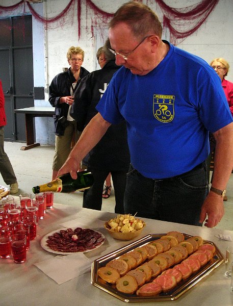 2012-06-07 16 Christian au secretariat.JPG